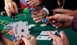 Hình 3: Pocker là một trong những trò chơi nổi bật tại Casino Phú Quốc